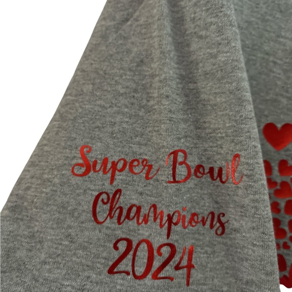 Royals and Chiefs 50/50 black with red and blue. Grey shirt are the same - Picture 7 of 7